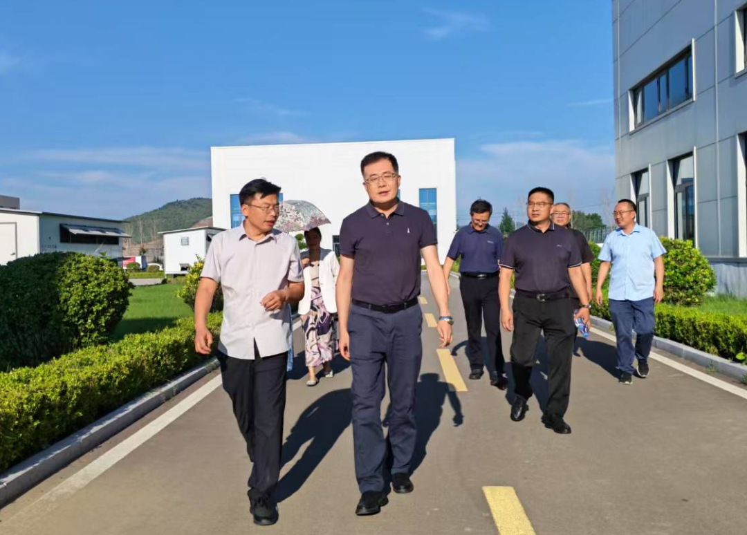 省畜牧总站站长孔雷一行来我市调研畜牧特色产业发展_8.jpg